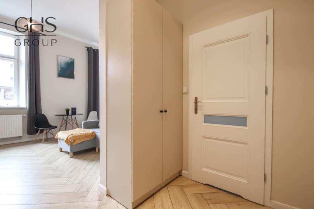 Piekny Apartament W Zabytkowej Kamienicy Краків Екстер'єр фото