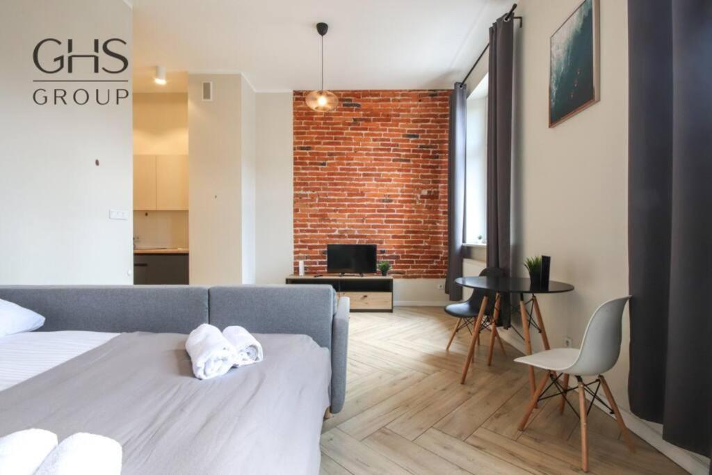 Piekny Apartament W Zabytkowej Kamienicy Краків Екстер'єр фото